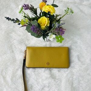 Tory Burch Blake slim wristlet